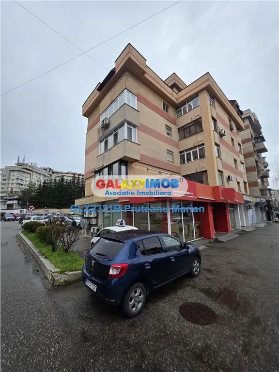 Inchiriere spatiu Comercial central situat aproape de Mall Pitesti - foto 1