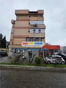 Inchiriere spatiu Comercial central situat aproape de Mall Pitesti - foto 2