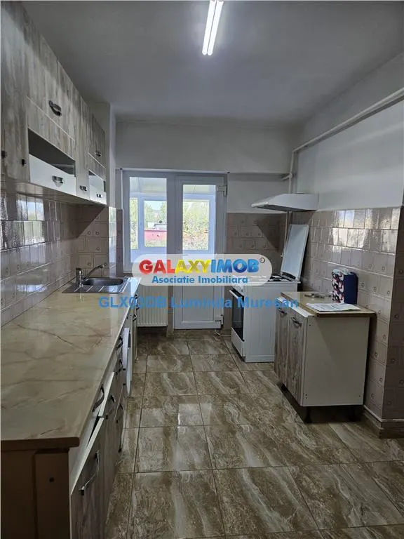 Inchiriere apartament 3 camere decomandat Targoviste CFR - foto 10