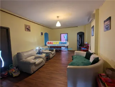 Calarasilor,Sf. Stefan,etj vila,6 camere,suprafata 200 mp, plus pod - Bucuresti
