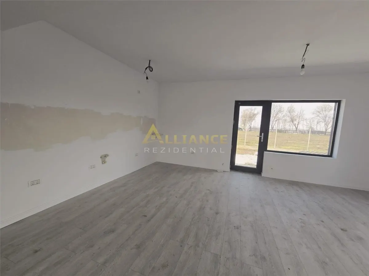 3 CAMERE 2 BĂI - COMUNA BERCENI, ILFOV - 130.000€ - foto 3