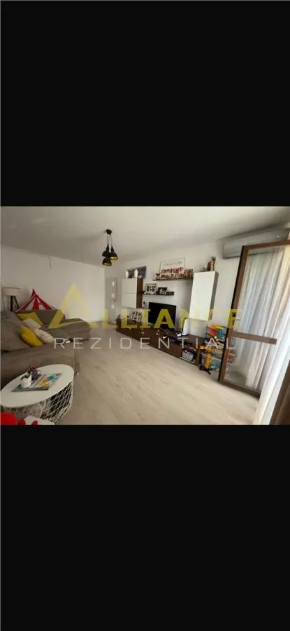 Apartament cu 3 camere - foto 2