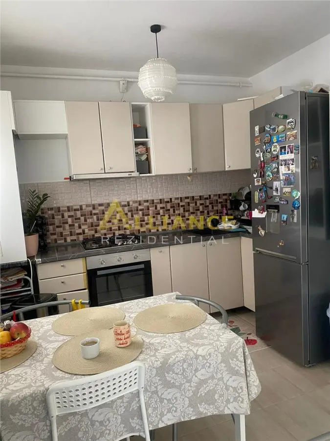Apartament 3 camere - foto 2