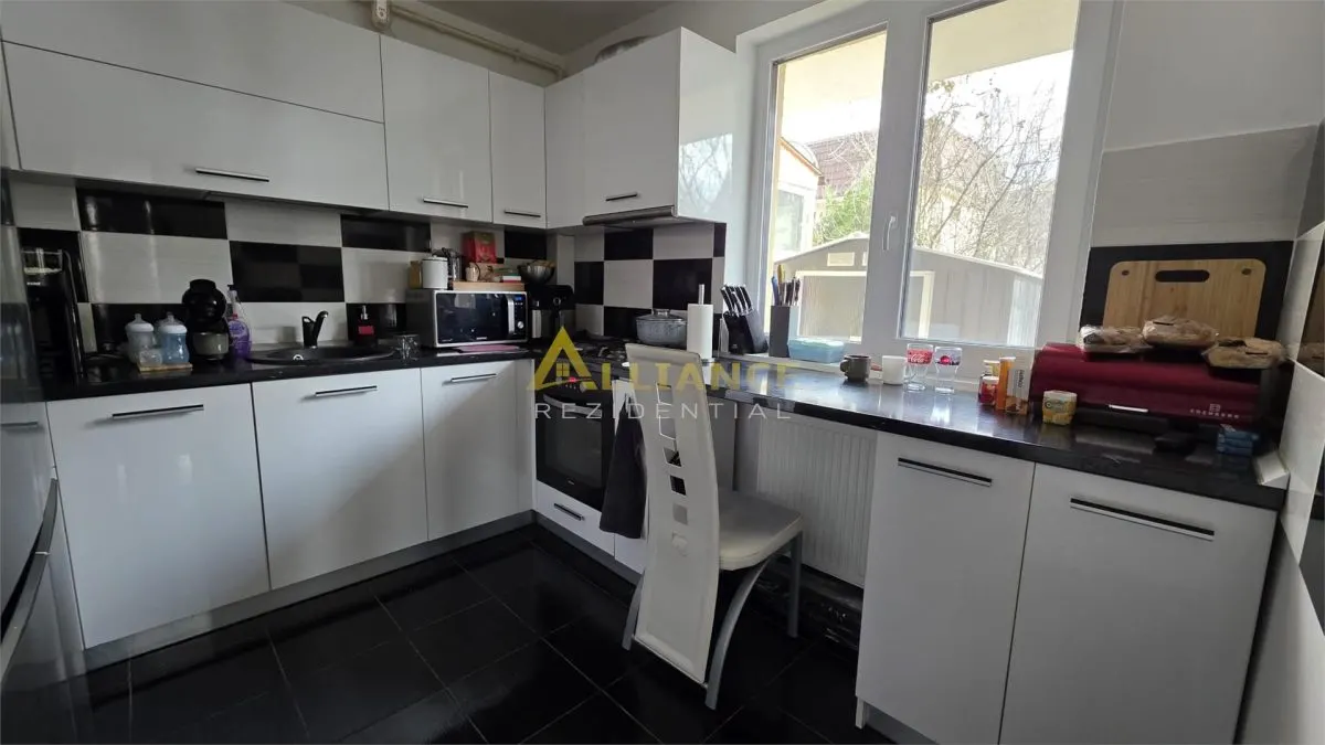 [Strada Scolii] Vila P+1+M | 5 camere - 3 bai - foto 7