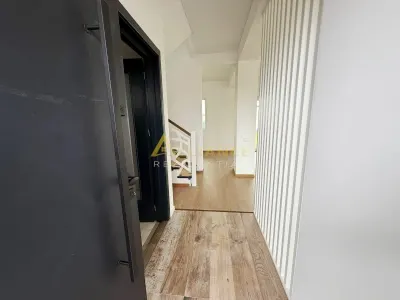 Vila cu 4 camere în ansamblu rezidential exclusiv - Comuna Berceni - foto 8