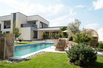 Vila Impresionanta cu Piscina Privata si Gradina de 850 mp in Comuna Berceni - foto 11