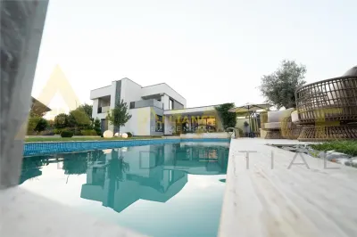 Vila Impresionanta cu Piscina Privata si Gradina de 850 mp in Comuna Berceni - foto 6
