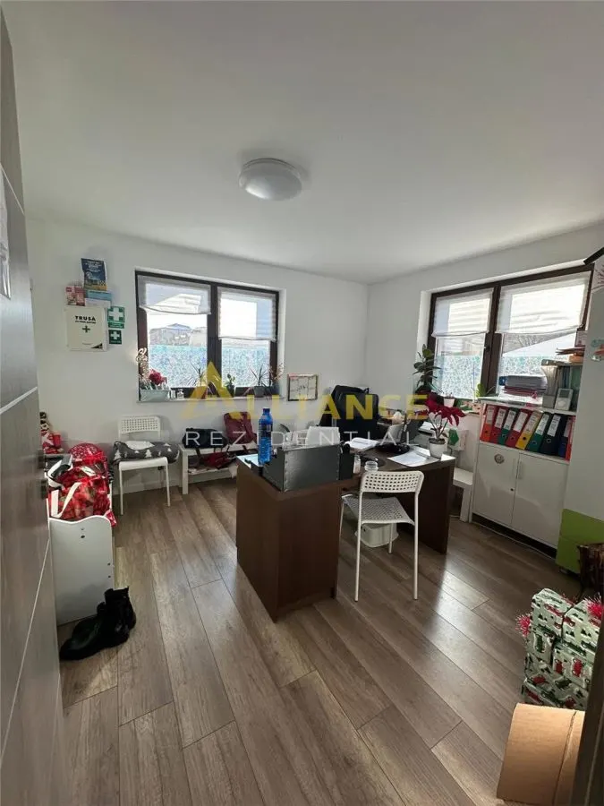 Casa - 370.000eur - 6 Dormitoare + living - foto 11