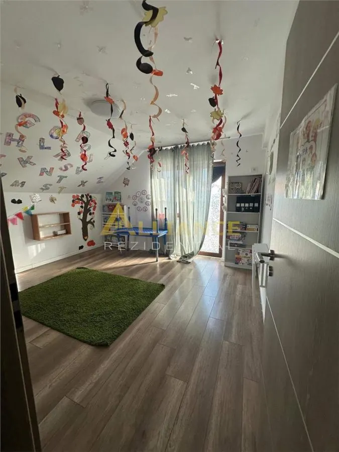 Casa - 370.000eur - 6 Dormitoare + living - foto 12