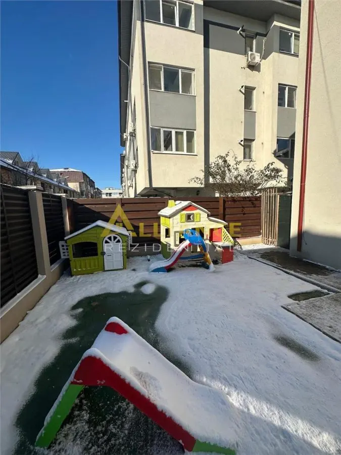 Casa - 370.000eur - 6 Dormitoare + living - foto 15
