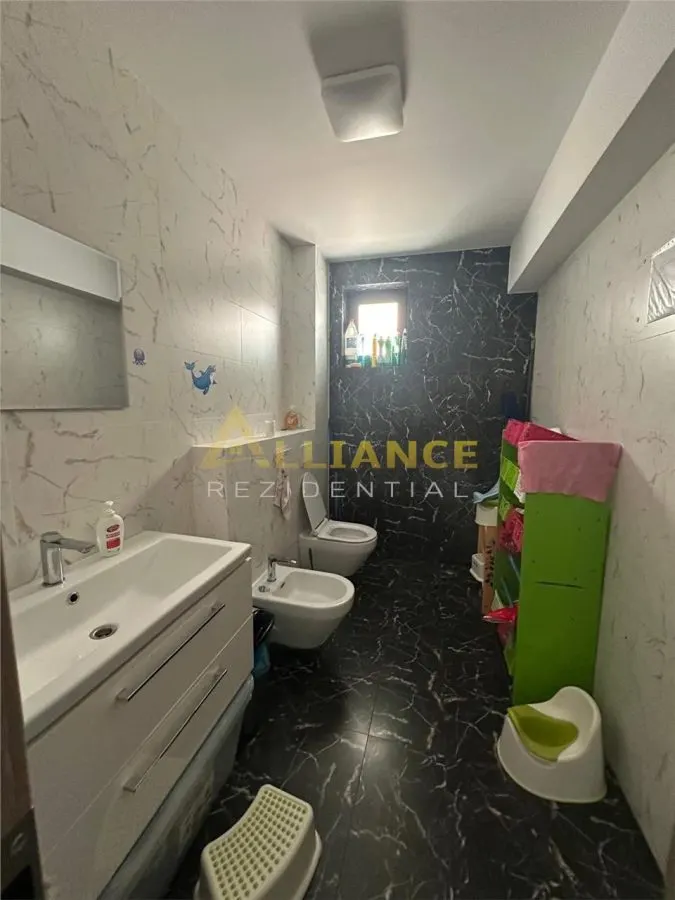 Casa - 370.000eur - 6 Dormitoare + living - foto 6