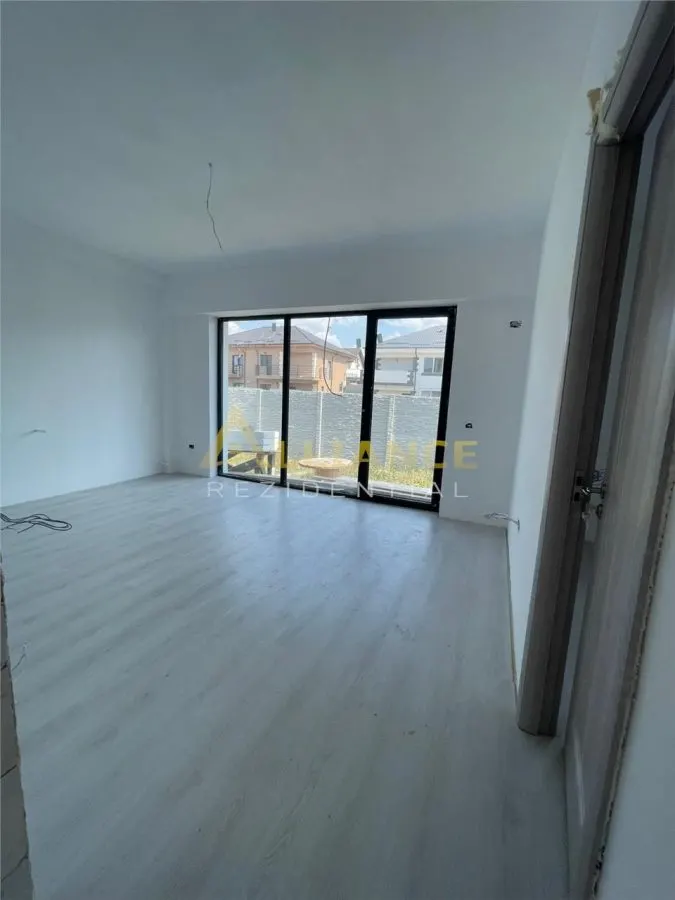 Casa moderna,Popesti-Leordeni,2-3 minute de mers pana la STV.Pret excelent. - foto 3
