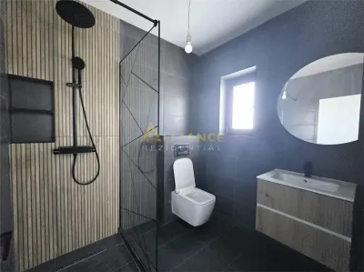 Vila individuala- 4 camere - 3 bai - pod - beci - 500m de STV - Berceni