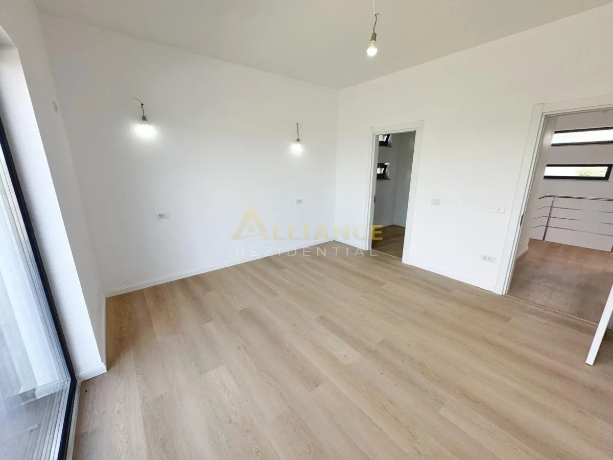 Vila Individuala / Curte Amenajata / 5 Camere / 2 Bai / Teren 360 mp - foto 12