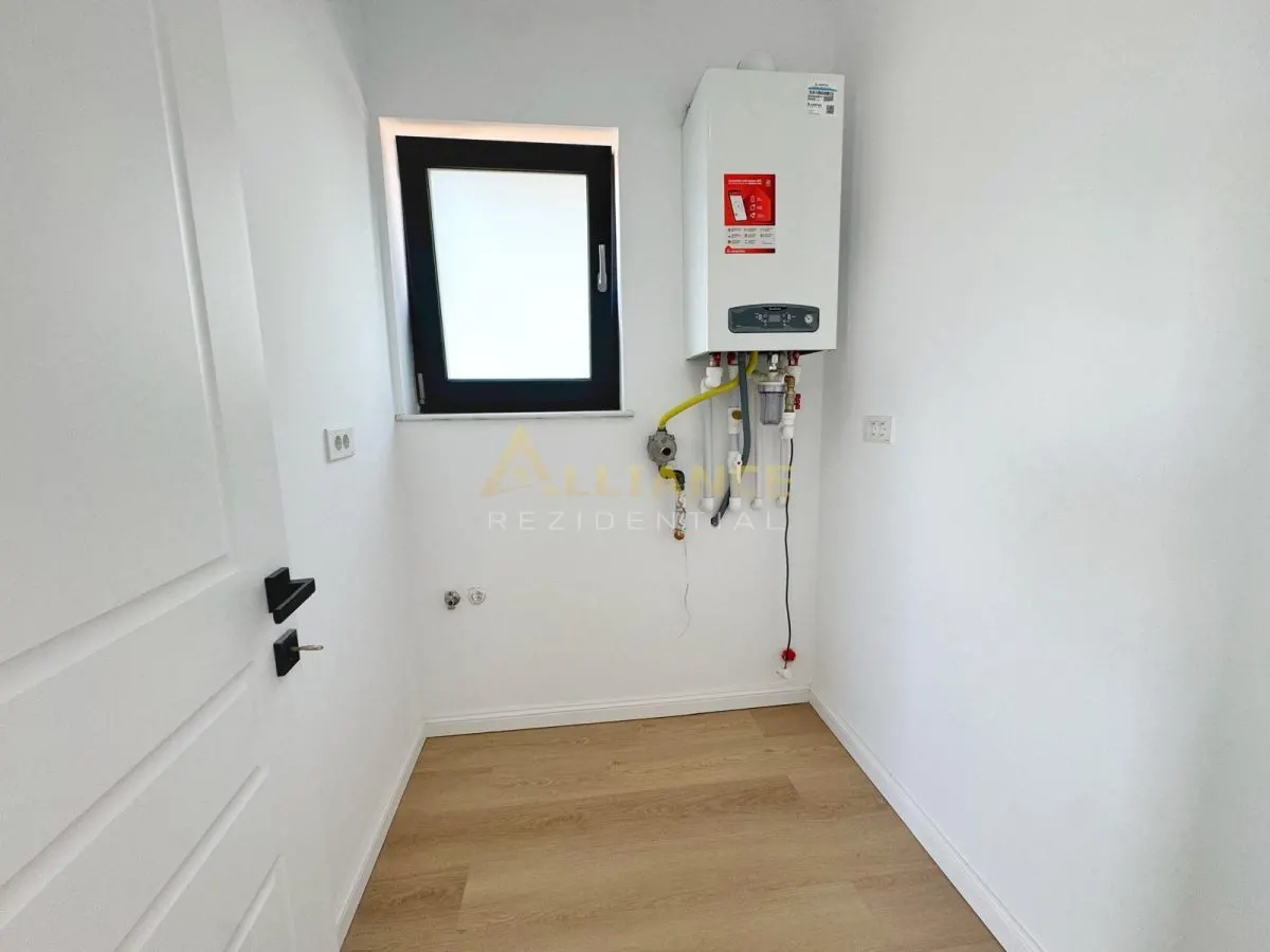 Vila Individuala / Curte Amenajata / 5 Camere / 2 Bai / Teren 360 mp - foto 3