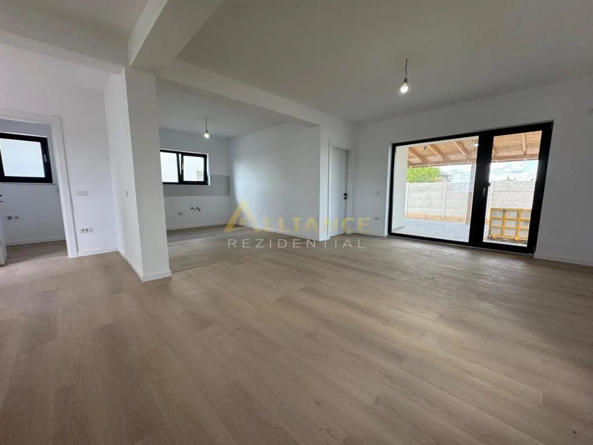 Vila Individuala / Curte Amenajata / 5 Camere / 2 Bai / Teren 360 mp - foto 5