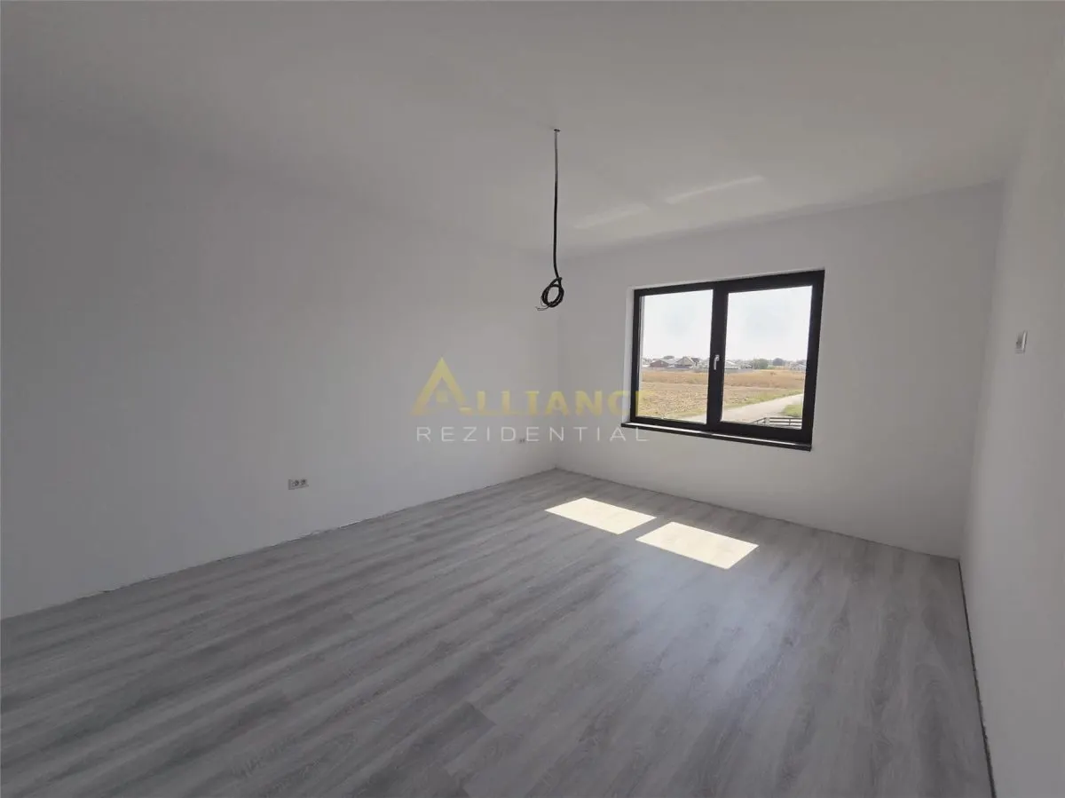 Vila individuala - 4 camere -pod-beci-450mp teren-incalzire pardoseala - foto 5