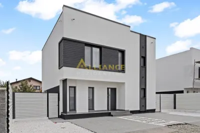 {STRADA MIORITA} Vila individuala cu 4 camere, 120 MPU + Teren 309 MP - Berceni