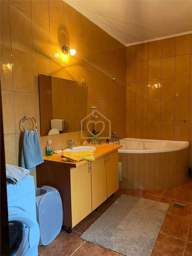 Apartament zona centru vechi cu spatiu verde parter - foto 3