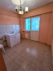 AP 1 camera, etaj 1, decomandat, Obor - Dinamo - Braila