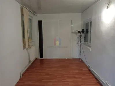PARTER cu BALCON MARE / 2 camere Decomandat 65 mp, Calarasi 4. - foto 7