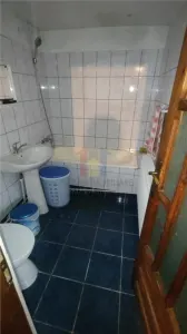 Chercea Casa doua corpuri cladire 5 cam  Teren=231 mp - foto 6