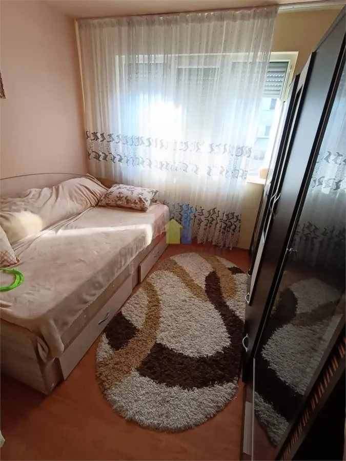 Mobilat si Utilat, Ap 2 Cam, conf II, zona Viziru 2 - foto 1