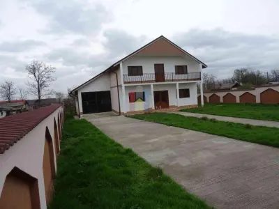 Vila P+1, constructie 2013, teren 700 mp, la 50Km de Braila - foto 2