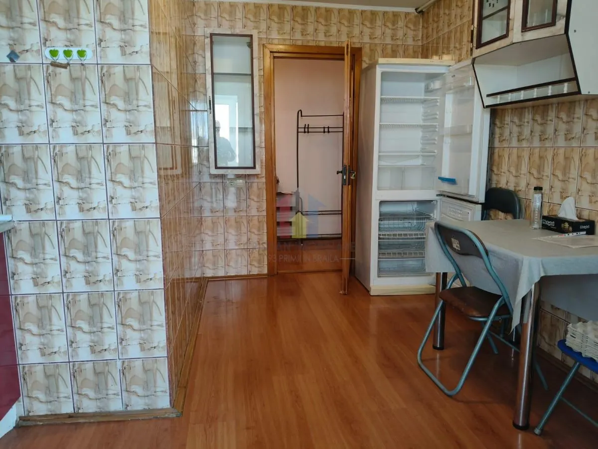 Apartament 3 camere, 103MP , decomandat, bloc cu lift, Buzaului - foto 9