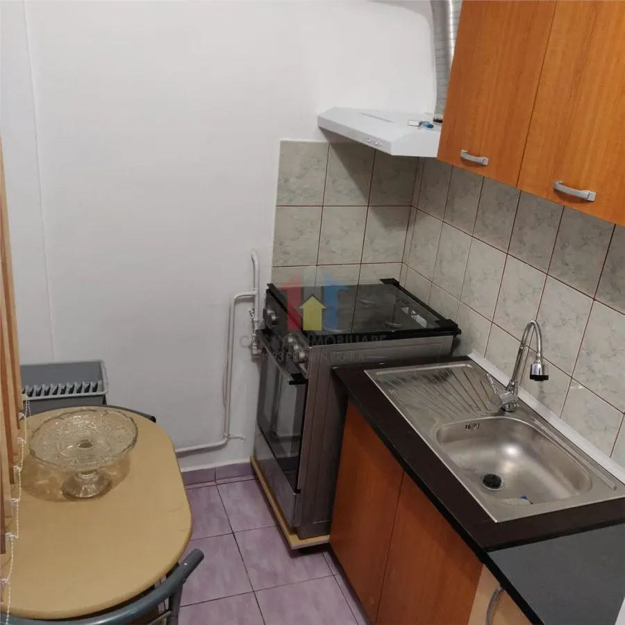 Inchiriere Garsoniera Confort 1 Mobilata etaj intermediar Viziru 3 Caporal Musat- bloc mixt - foto 3