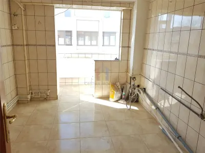 apartament 3 cam confort 1 decomandat etaj 3 , Obor-Dinamo - foto 2
