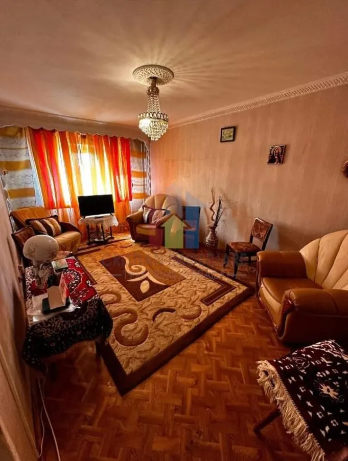 Apartament 3 camere zona Progresu ETAJ 3 - foto 2