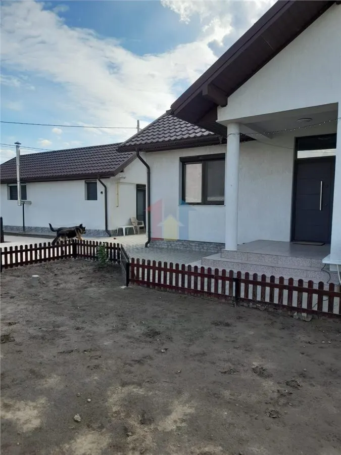 Vila P+M constructie 2020, pretabila doua famiili, Cazasu - foto 9