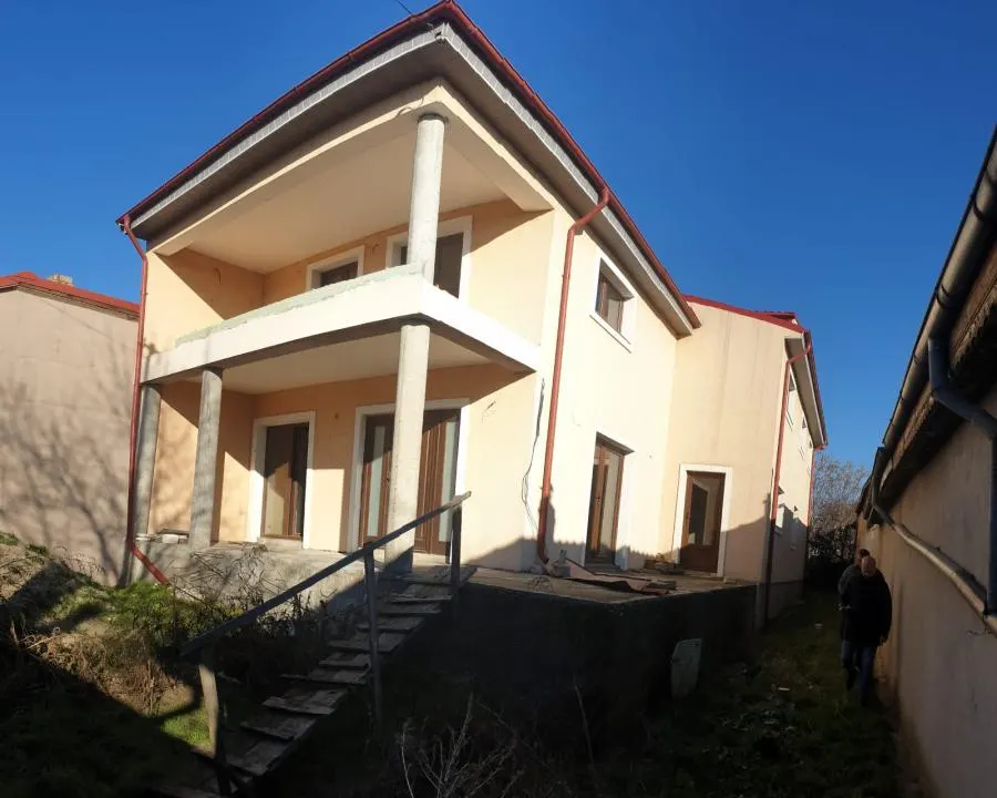 Super VILA P+1+ M 310mp construiti Teren 470mp Brailita - foto 1