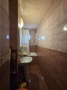 Apartament 2 camere,parter,Borsecului,zona Velenta,Oradea - foto 4