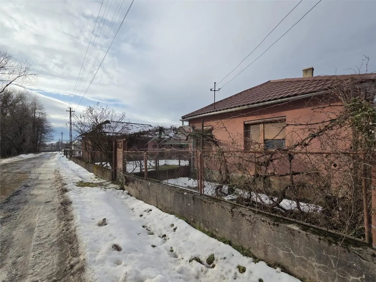 Casa cu 3 camere si anexe, sat Valea Crisului, Bratca,Bihor - foto 2