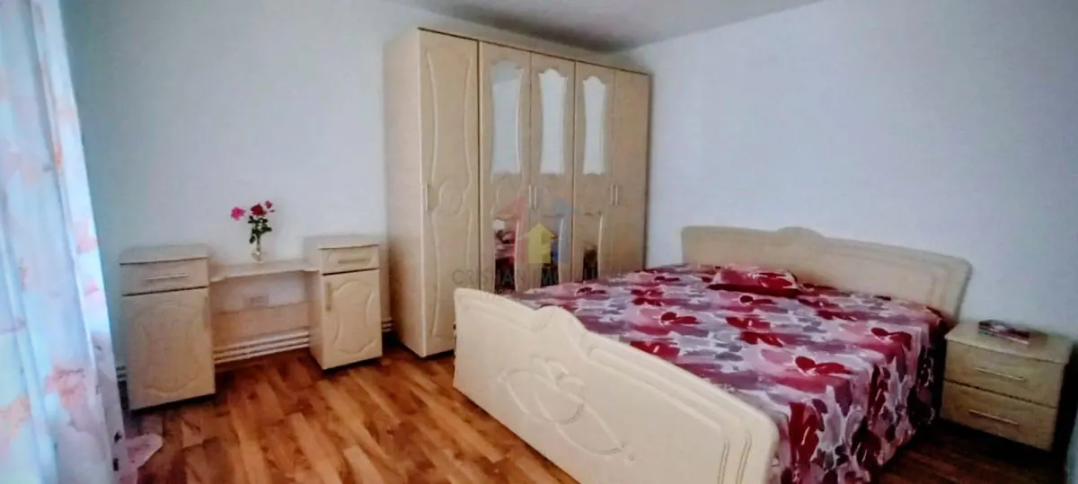 CASA 3 cam 130mp utili  L. Sarat ,teren=630mp MOBILATA - foto 1