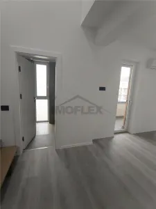 Apartament cu 3 camere de tip Penthouse, zona ultra centrala din Giroc - foto 2