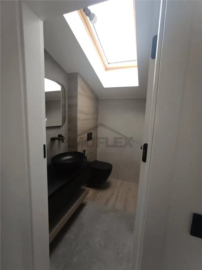 Apartament cu 3 camere de tip Penthouse, zona ultra centrala din Giroc - foto 12