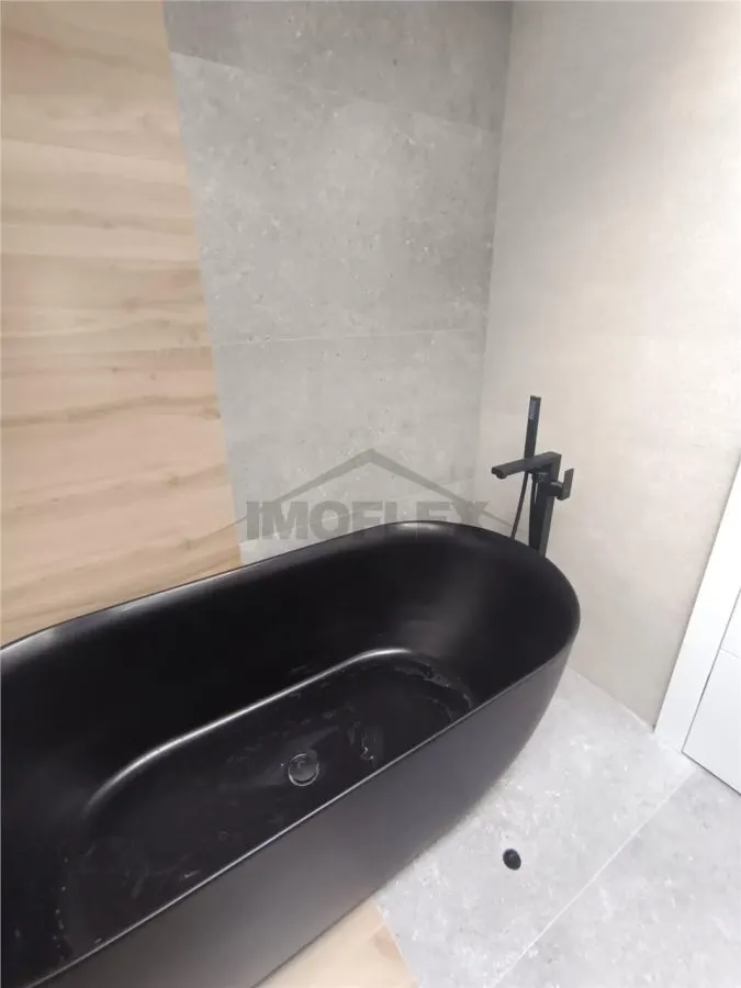 Apartament cu 3 camere de tip Penthouse, zona ultra centrala din Giroc - foto 13
