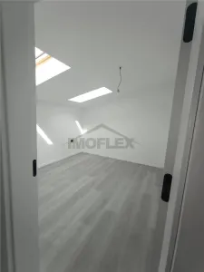 Apartament cu 3 camere de tip Penthouse, zona ultra centrala din Giroc - foto 14