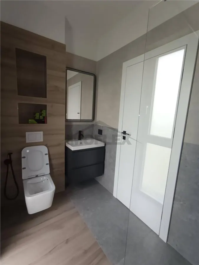 Apartament cu 3 camere de tip Penthouse, zona ultra centrala din Giroc - foto 6