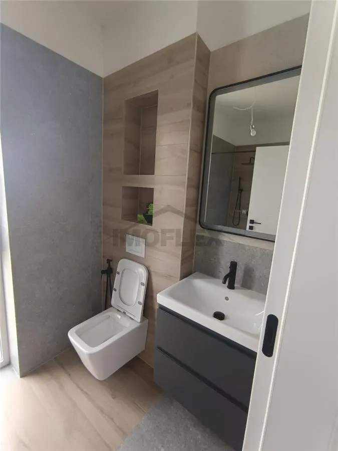 Apartament cu 3 camere de tip Penthouse, zona ultra centrala din Giroc - foto 7