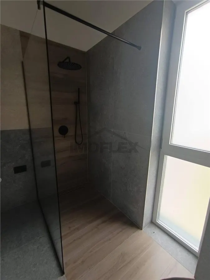 Apartament cu 3 camere de tip Penthouse, zona ultra centrala din Giroc - foto 8
