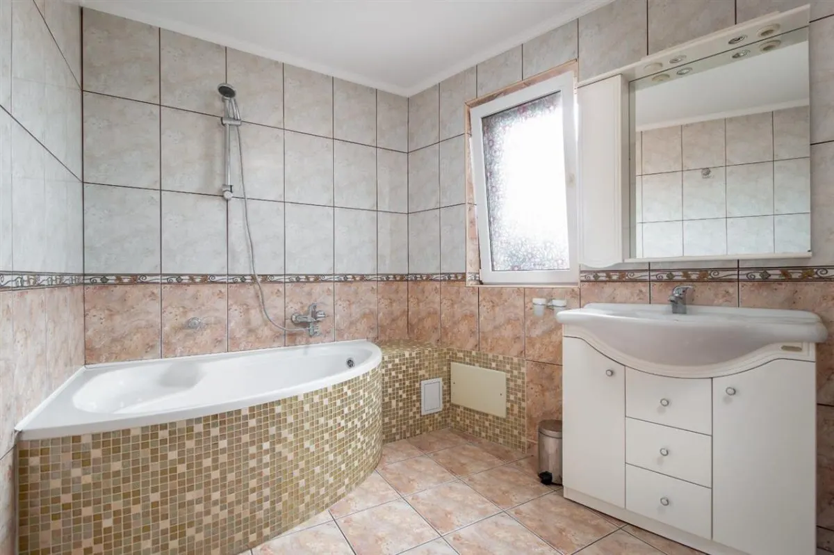 Vila S+P+M cu 3 dormitoare, Oradea, Cartier Iosia - foto 11