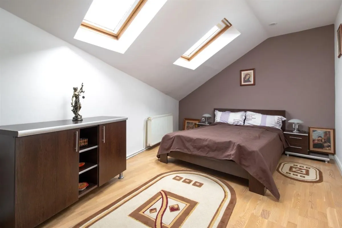 Vila S+P+M cu 3 dormitoare, Oradea, Cartier Iosia - foto 9