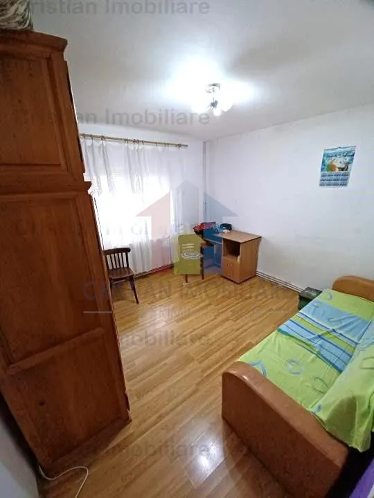 70mp Buzaului 3 cam confort 1 Decomandat etaj 3, 2 bai - foto 1
