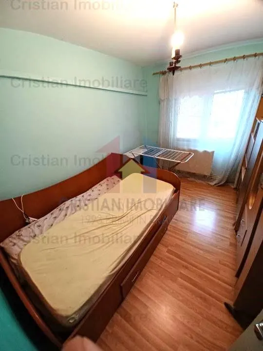 70mp Buzaului 3 cam confort 1 Decomandat etaj 3, 2 bai - foto 2
