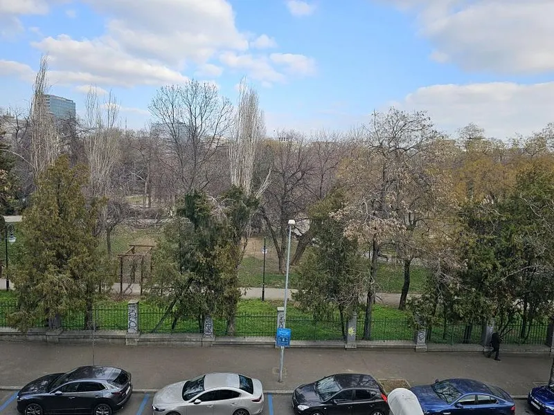 Cladire de birouri - Str. Schitu Magureanu - foto 9