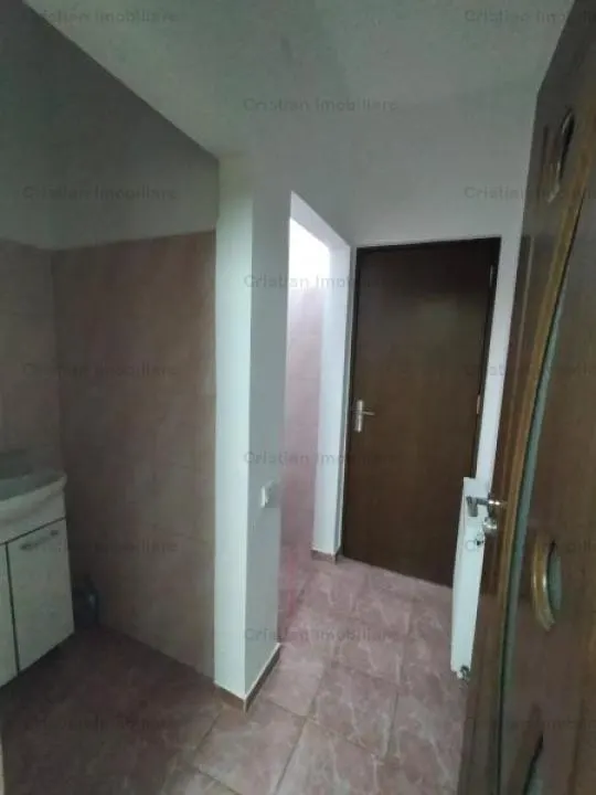 Vila P+1 +M 4 camere  construita din caramida zona Islaz - foto 9